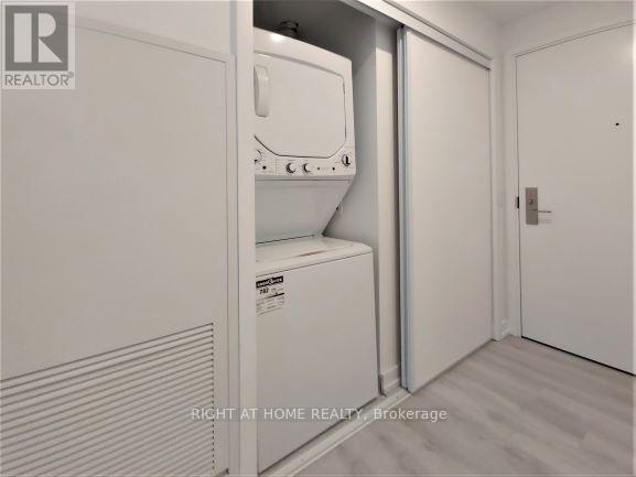 1312 - 33 Helendale Avenue, Toronto, Ontario  M4R 0A4 - Photo 12 - C13505394