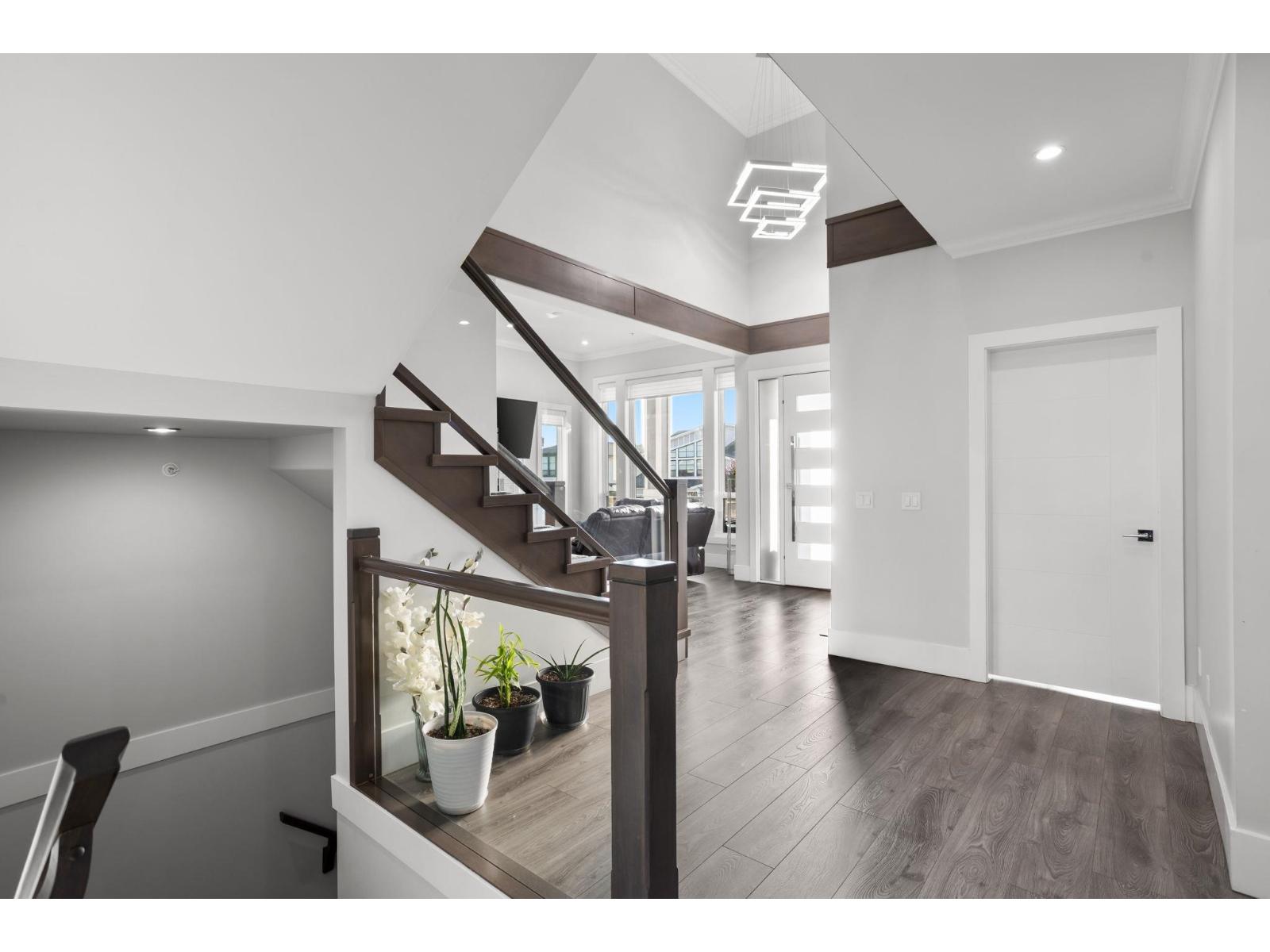 8394 Mctaggart Street, Mission, British Columbia  V2V 0G3 - Photo 5 - R3140876