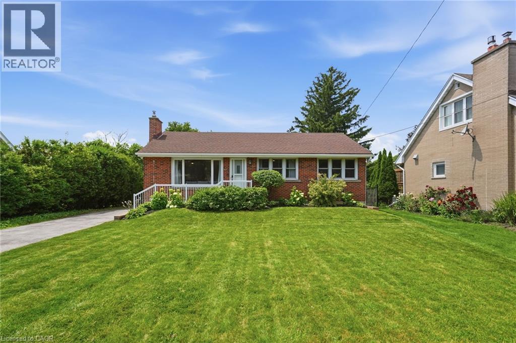 16 Kings Forest Drive