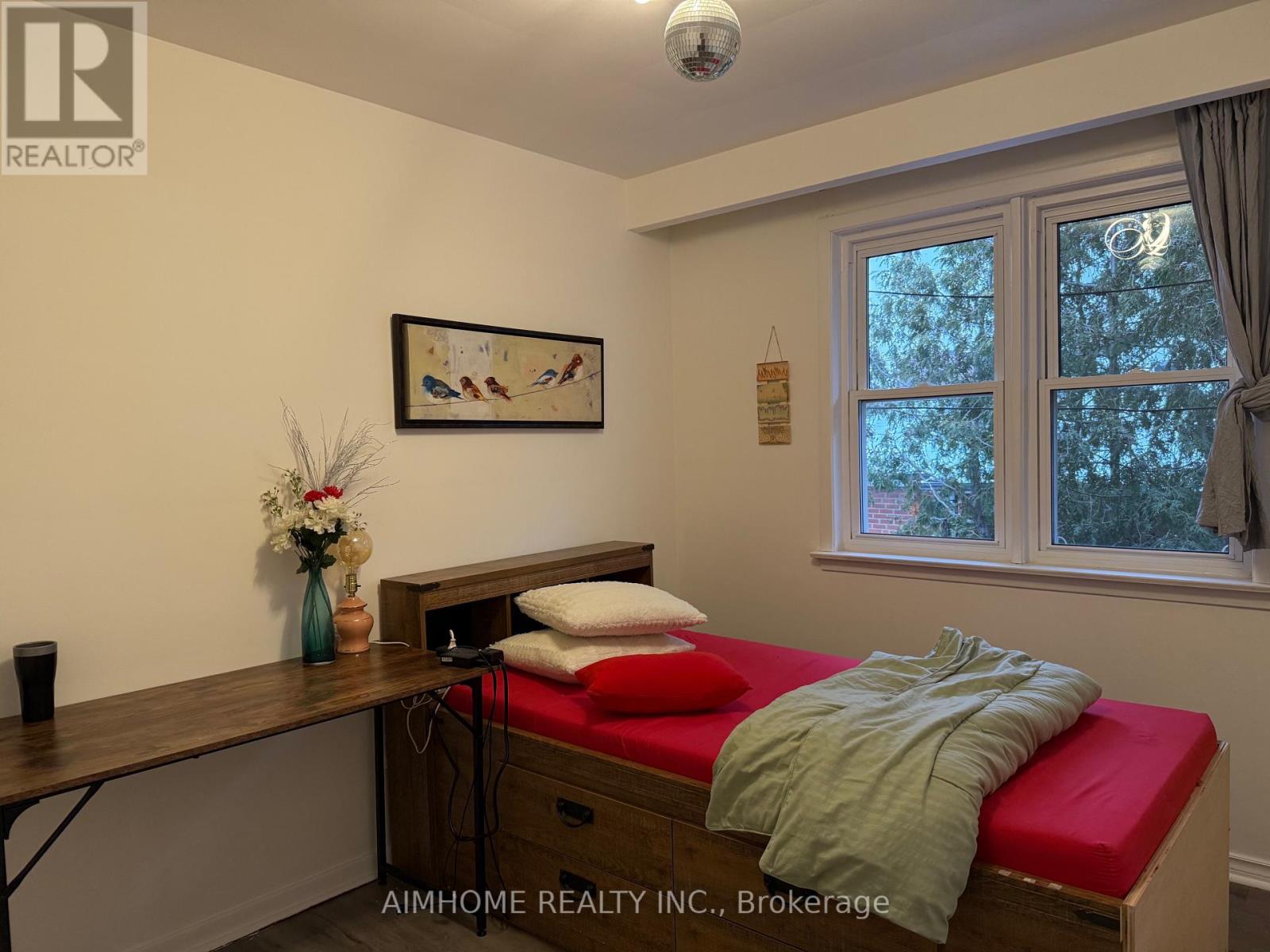 #2 Room - 68 Claver Avenue, Toronto, Ontario  M6B 2W2 - Photo 2 - W13505346