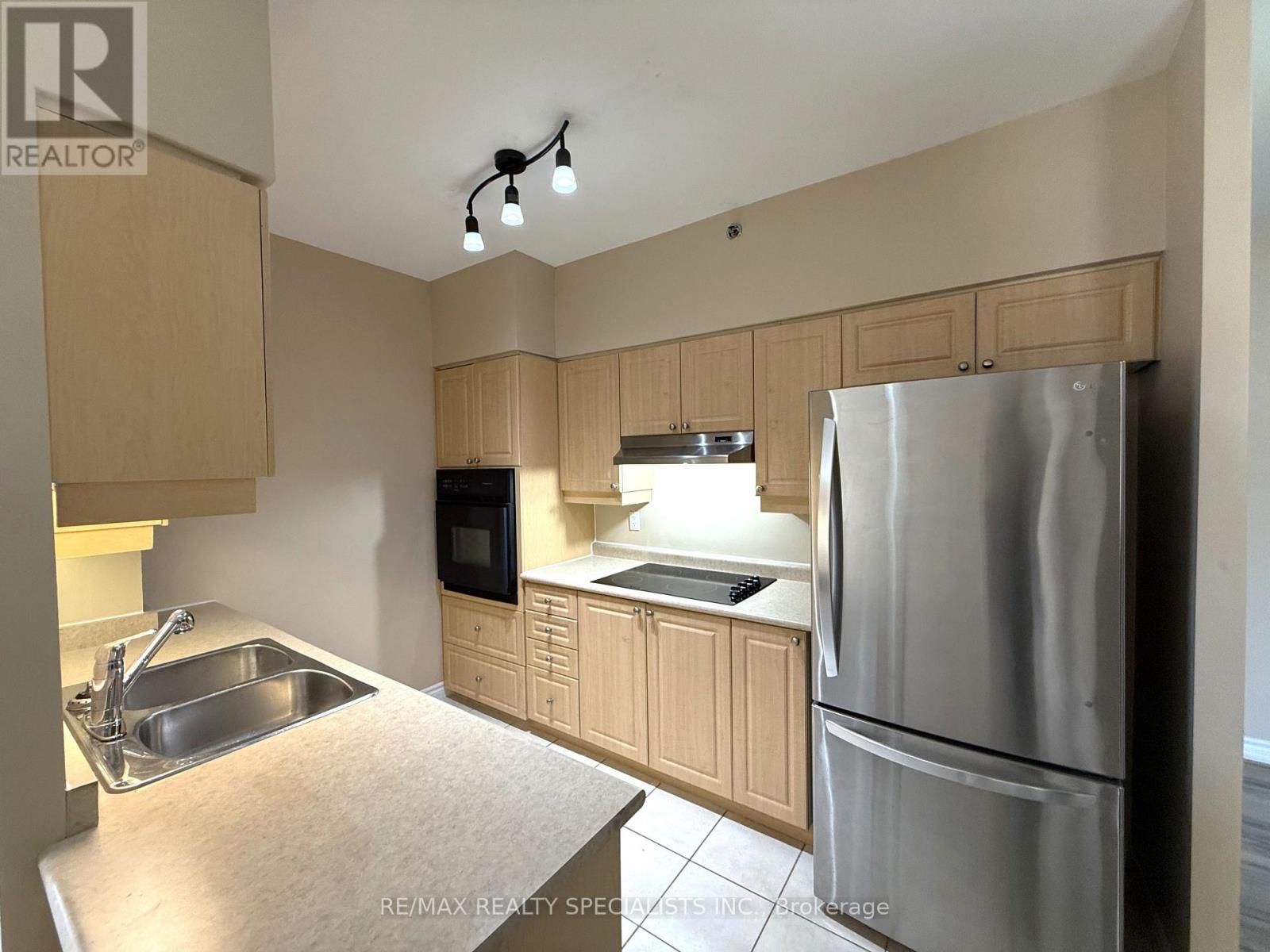 305 - 830 Scollard Court, Mississauga, Ontario  L5V 0A2 - Photo 10 - W13505454