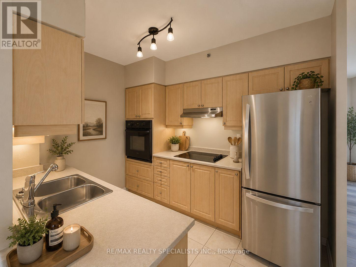 305 - 830 Scollard Court, Mississauga, Ontario  L5V 0A2 - Photo 11 - W13505454