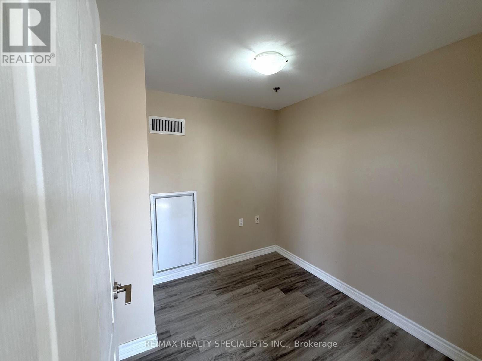 305 - 830 Scollard Court, Mississauga, Ontario  L5V 0A2 - Photo 17 - W13505454