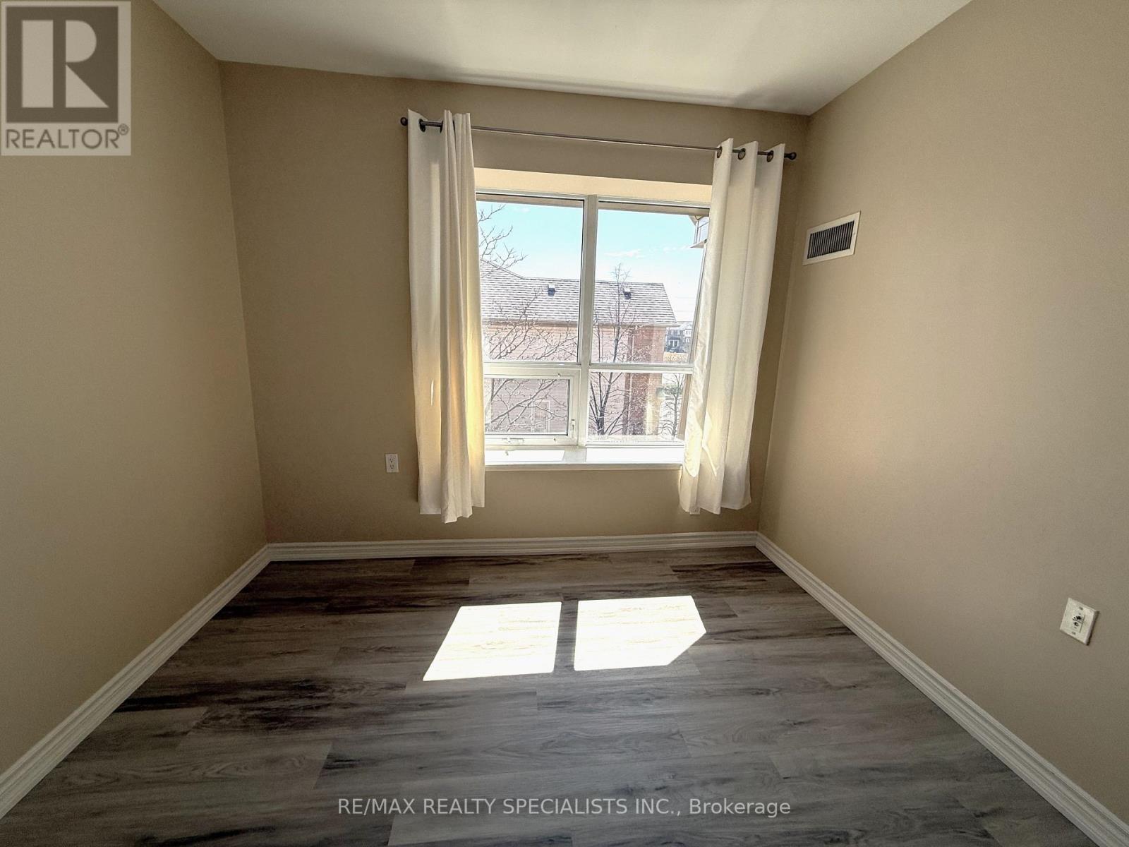 305 - 830 Scollard Court, Mississauga, Ontario  L5V 0A2 - Photo 32 - W13505454