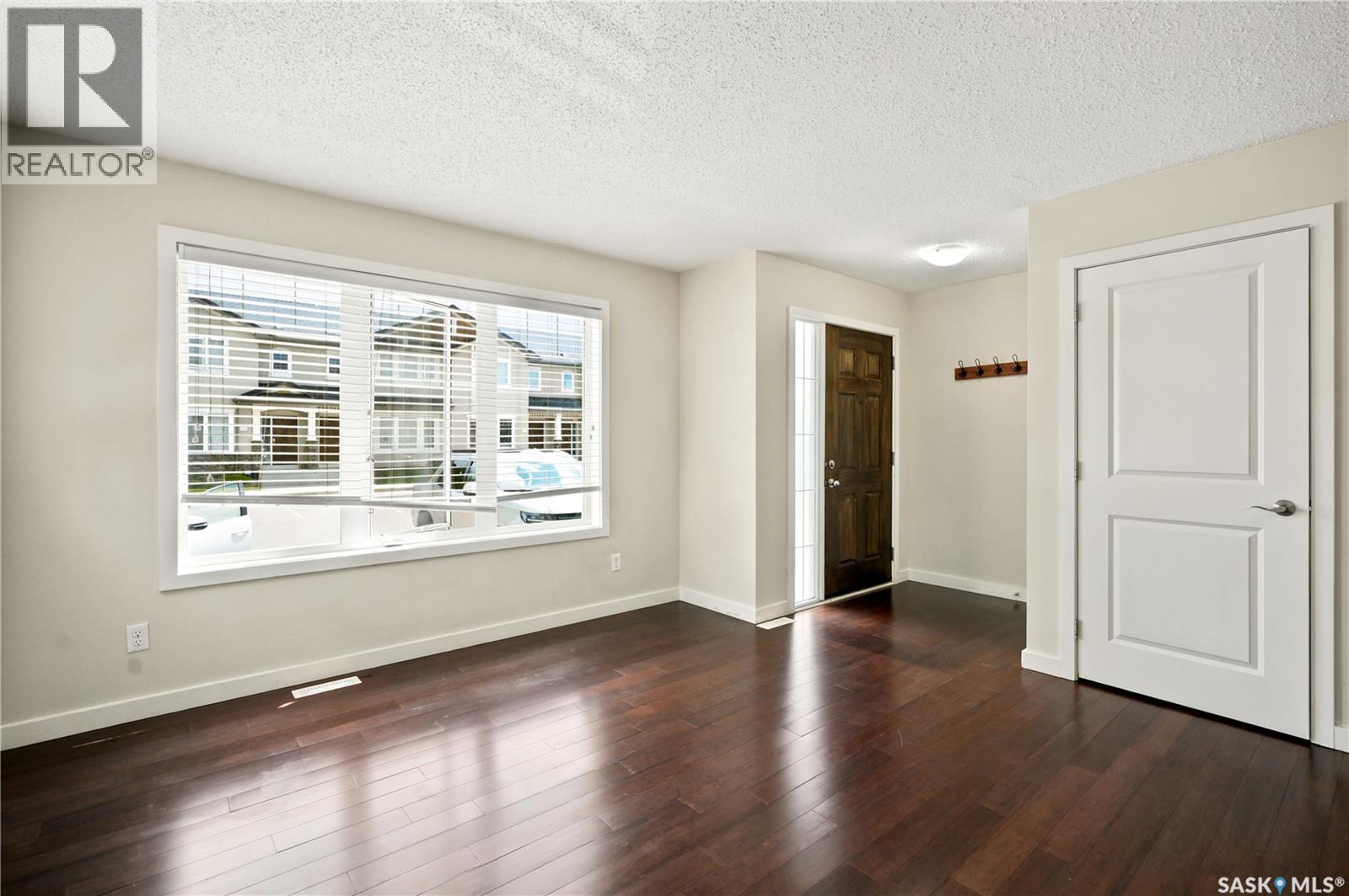 253 245 Ashworth Crescent, Saskatoon, Saskatchewan  S7T 0P2 - Photo 5 - SK040770