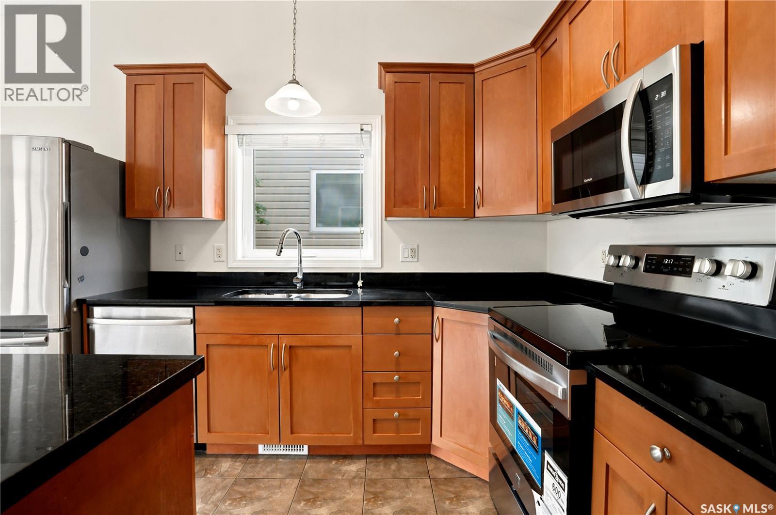 1214 Willowgrove Court, Saskatoon, Saskatchewan  S7W 0A8 - Photo 7 - SK040757