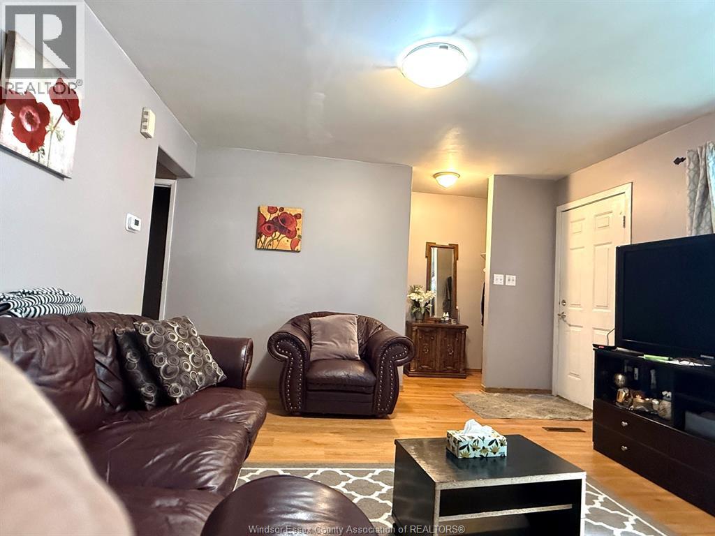 1566 Curry Avenue, Windsor, Ontario  N9B 3P1 - Photo 6 - 26015620
