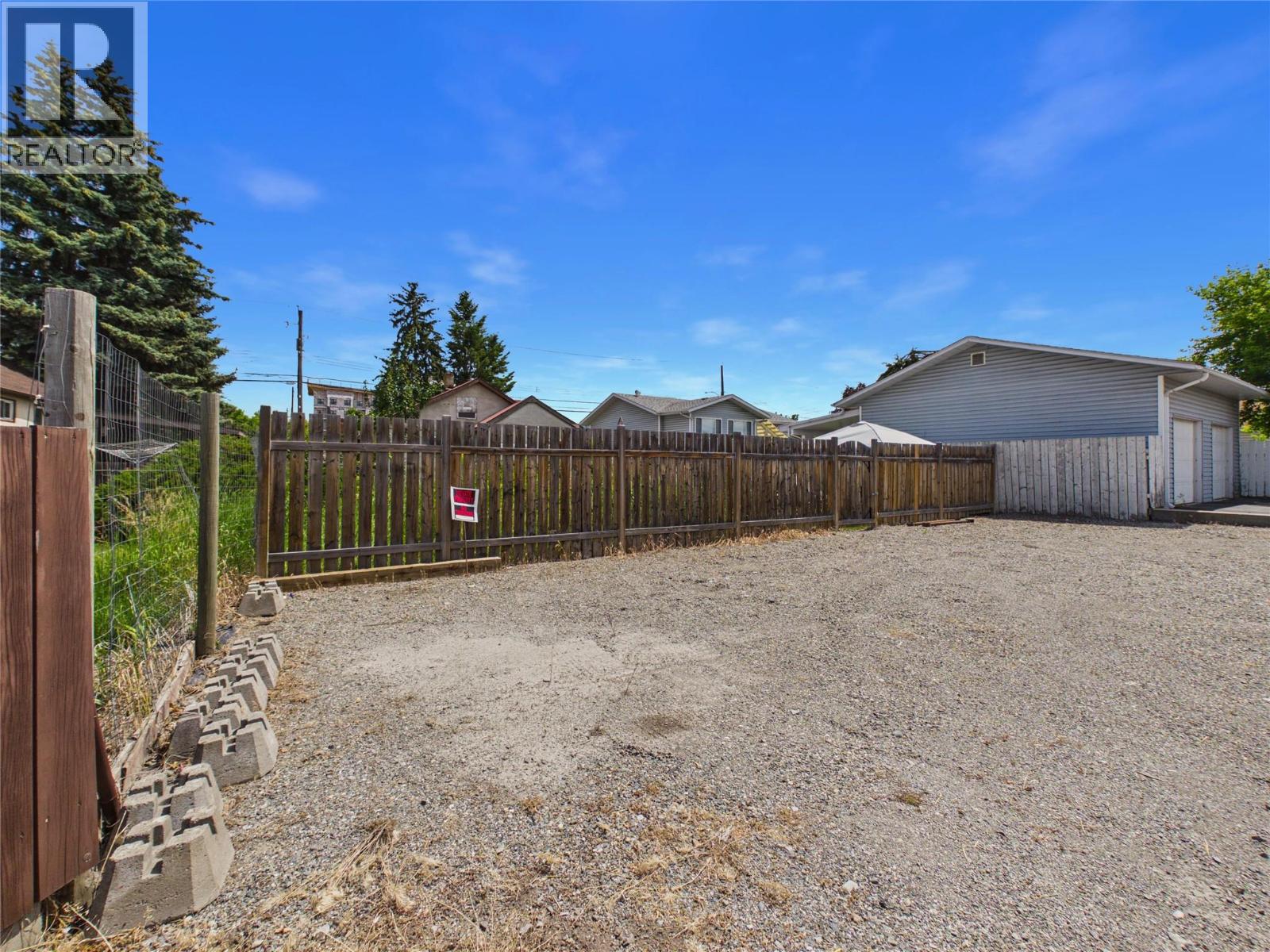 417 17th Avenue N, Cranbrook, British Columbia V1C 3X3 - Photo 8 - 10393135