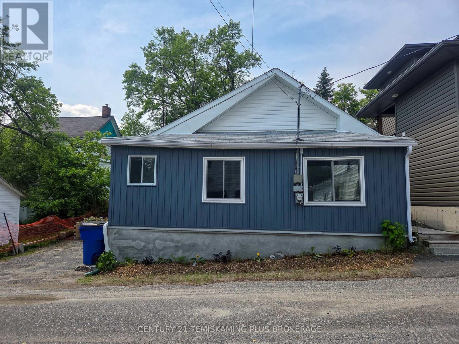 24 Baker Street, Cobalt, Ontario  P0J 1C0 - Photo 2 - T13505666