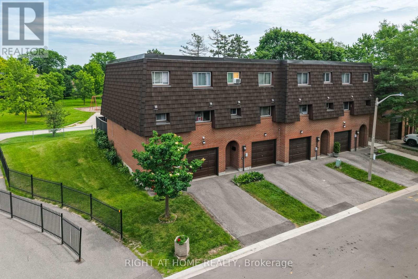 74 - 100 Darras Court, Brampton, Ontario  L6T 1W7 - Photo 6 - W12851088