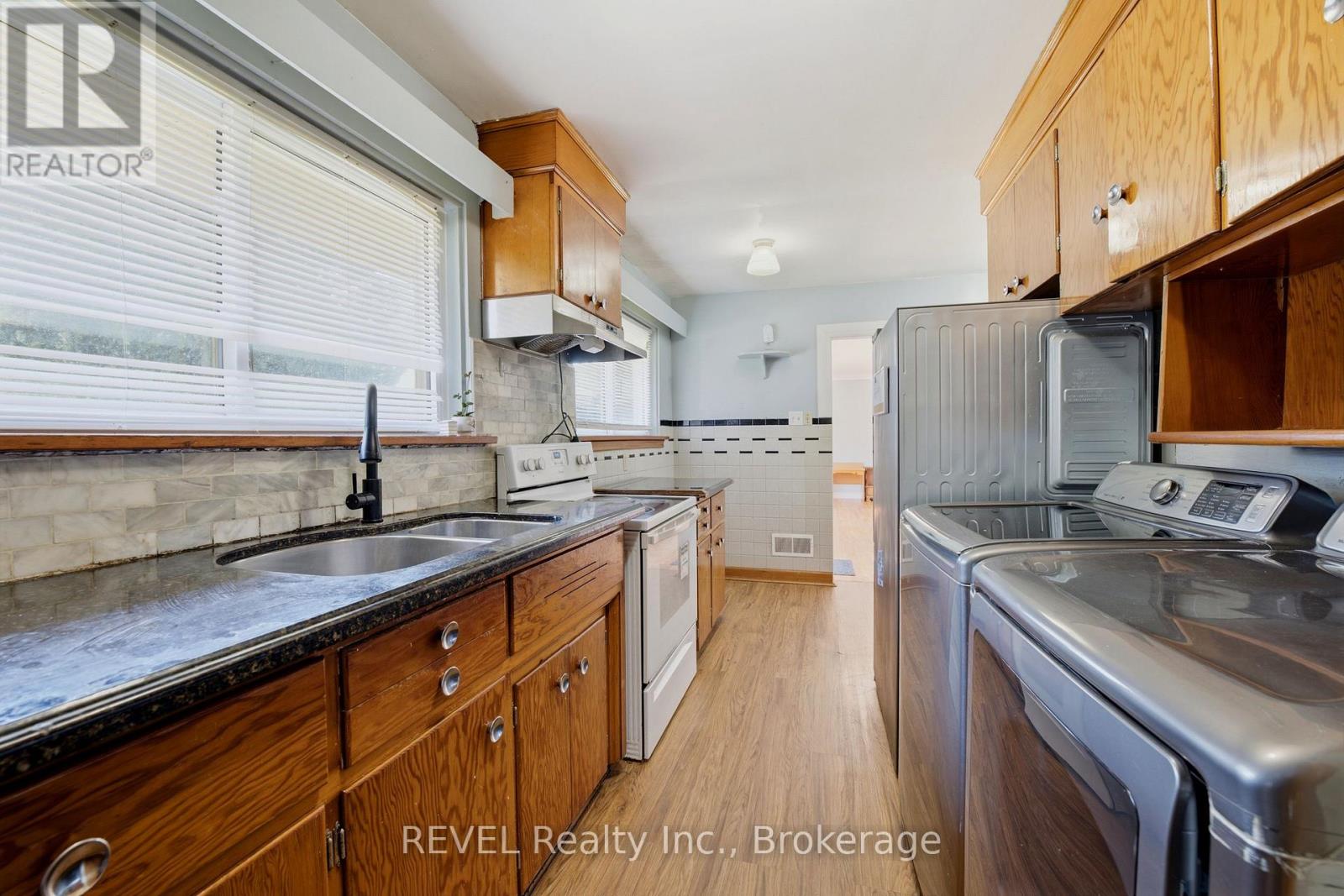 6427 Burdette Drive, Niagara Falls, Ontario L2E 5H4 - Photo 9 - X13505614