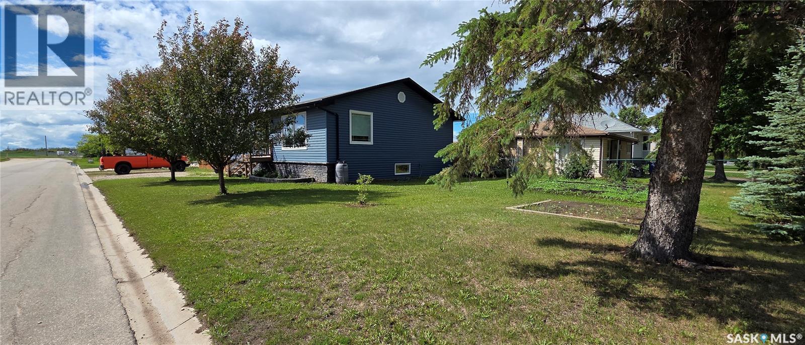 1101 94th Street, Tisdale, Saskatchewan  S0E 1T0 - Photo 2 - SK041087