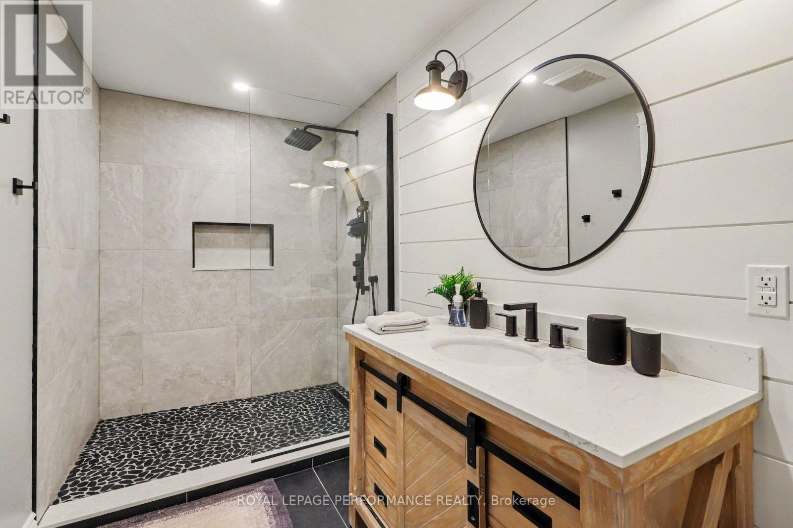 1444 Charlebois Avenue, Ottawa, Ontario  K1E 3W5 - Photo 32 - X13500796