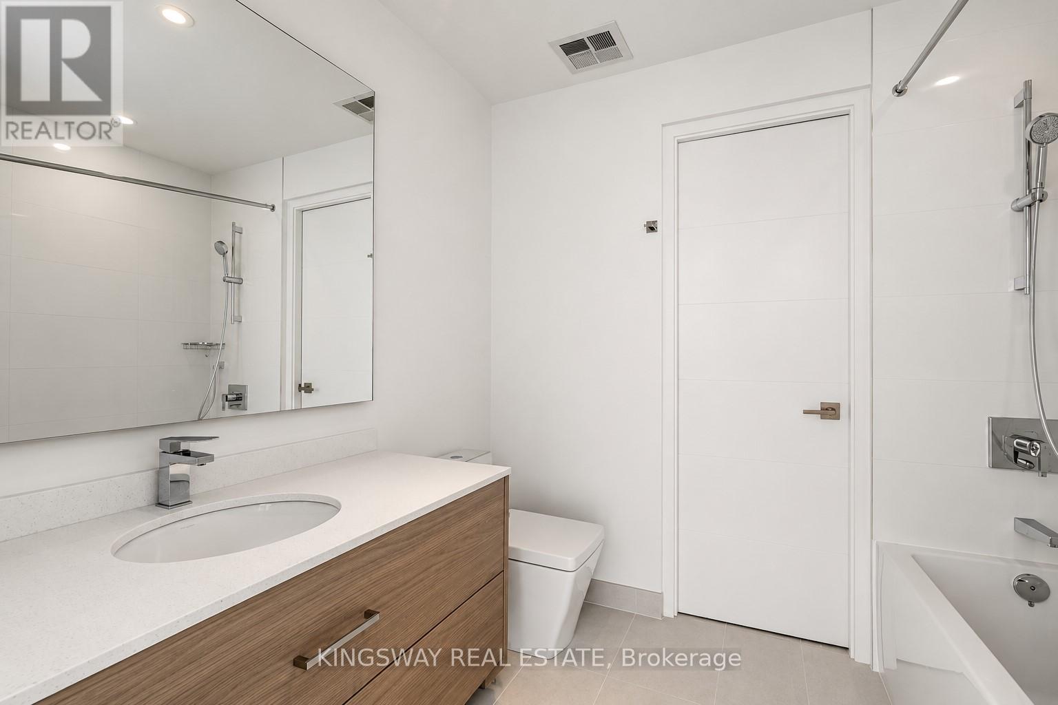 5210 - 488 University Avenue, Toronto, Ontario M5G 0C1 - Photo 4 - C13505698