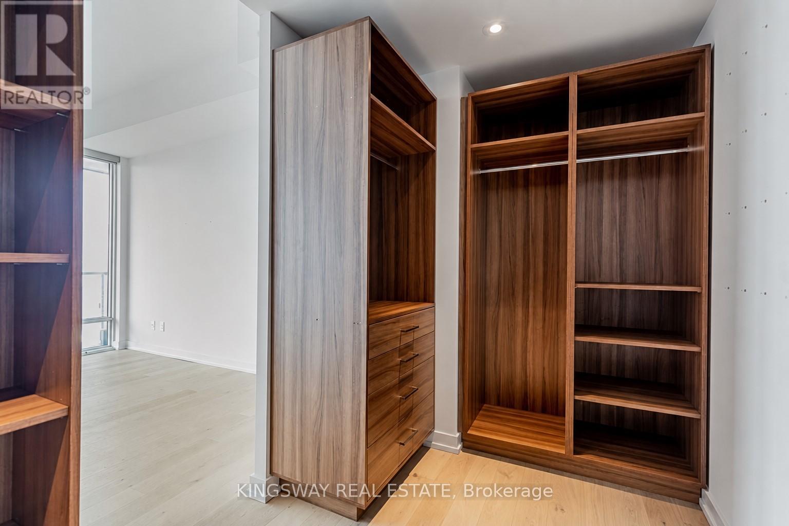 5210 - 488 University Avenue, Toronto, Ontario M5G 0C1 - Photo 6 - C13505698