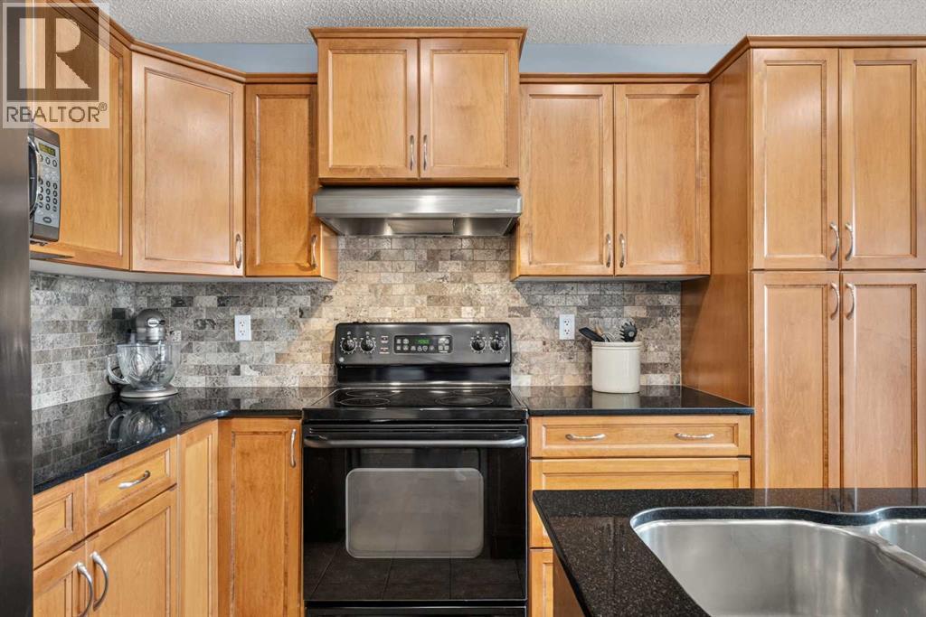 149 Royal Birch Bay Nw, Calgary, Alberta  T3G 5X6 - Photo 7 - A2322260