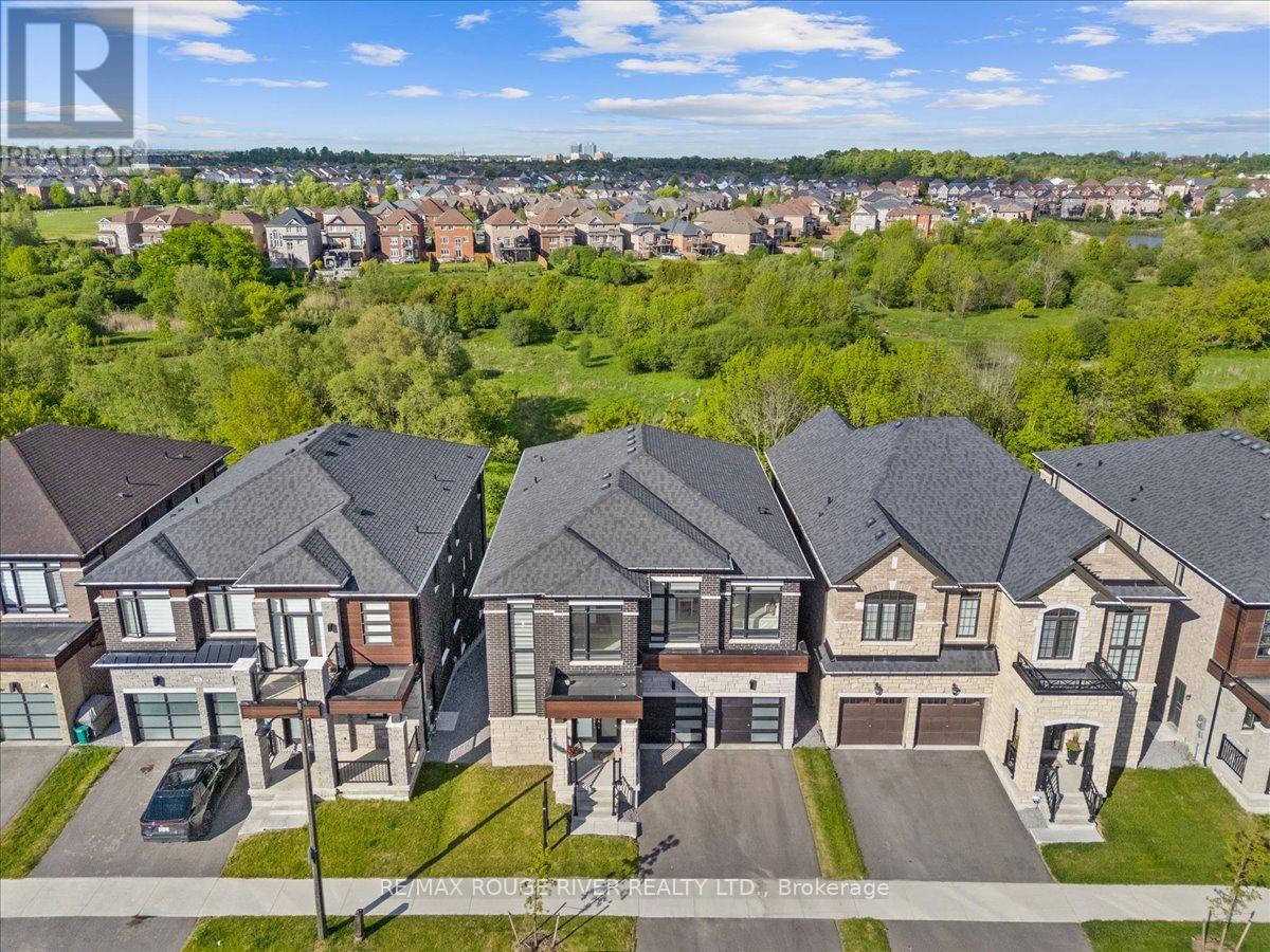 39 ARMILIA PLACE, Whitby, Ontario