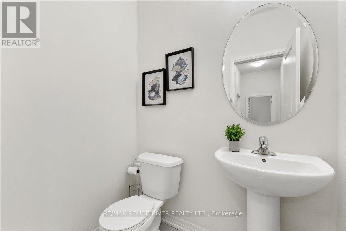 39 Armilia Place, Whitby, Ontario  L1P 0P8 - Photo 14 - E13505550