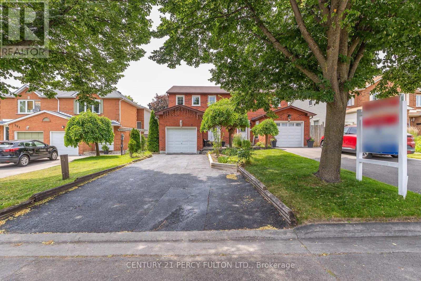 557 COBBLEHILL DRIVE, Oshawa, Ontario