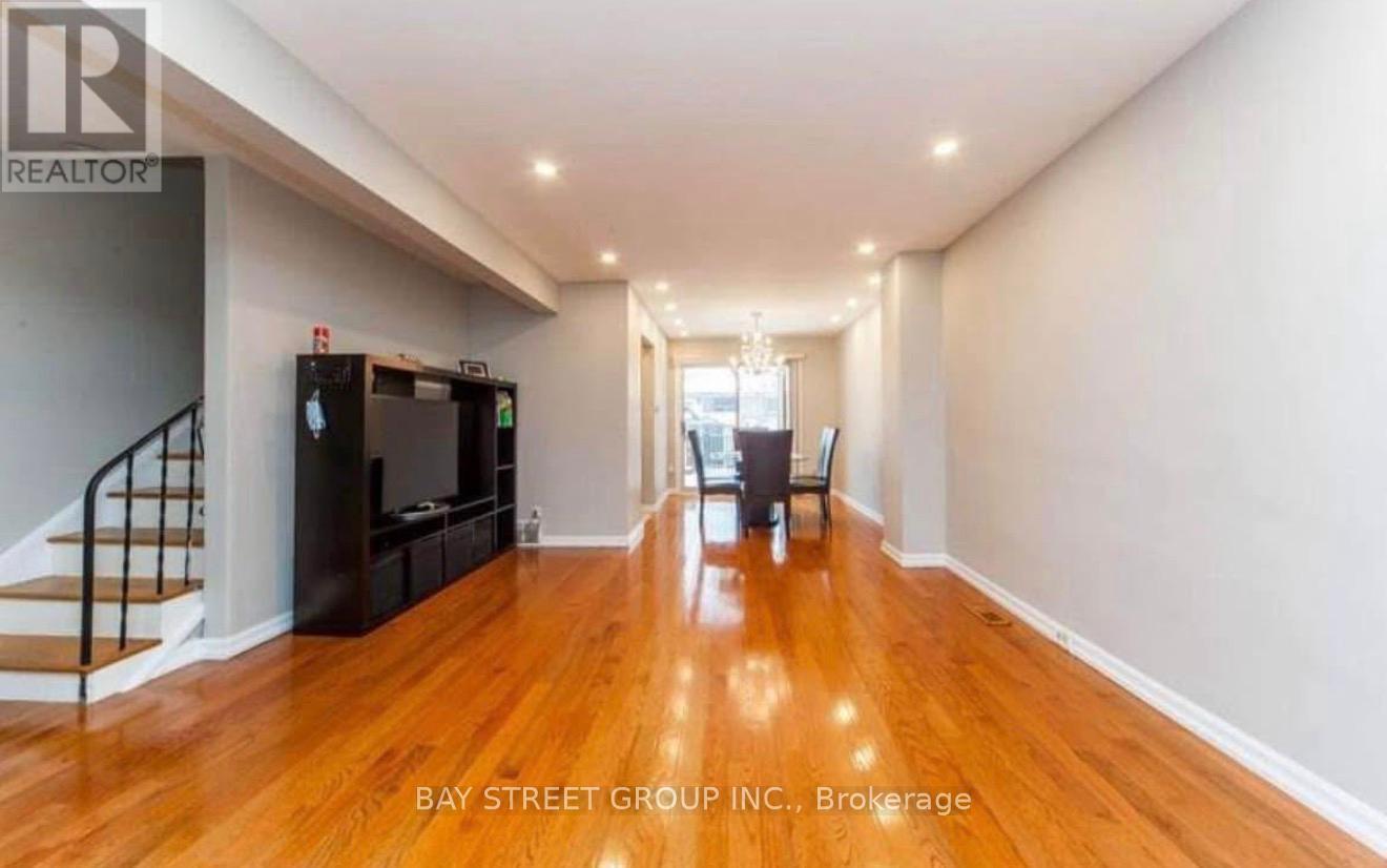 Upper Floor - 57 Medway Crescent, Toronto, Ontario  M1P 3T7 - Photo 3 - E13505582