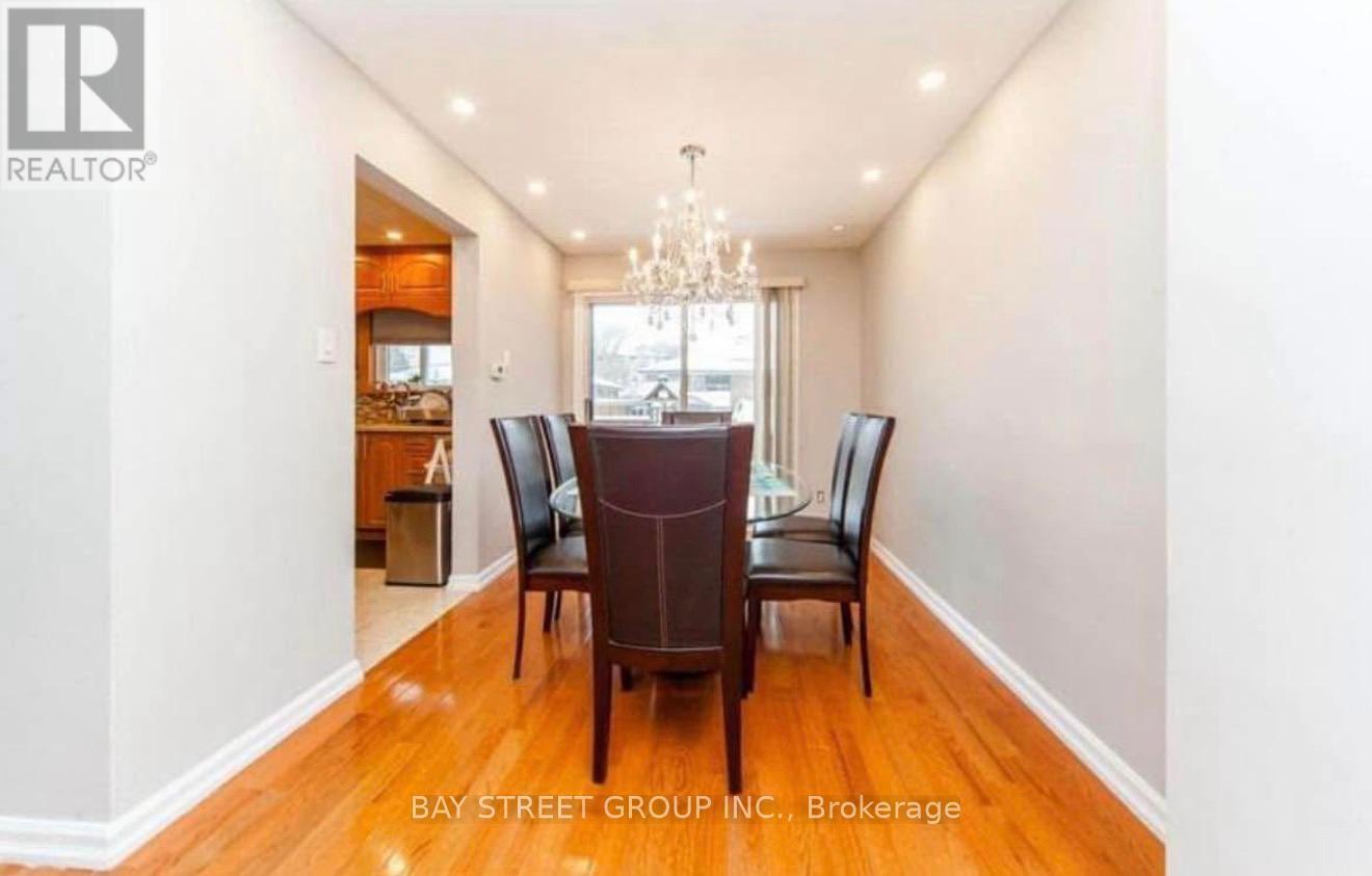 Upper Floor - 57 Medway Crescent, Toronto, Ontario  M1P 3T7 - Photo 5 - E13505582
