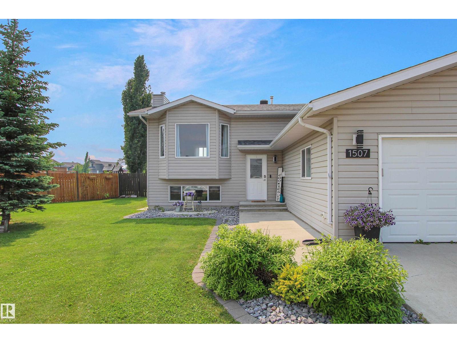 1507 Lakeridge Cl, Cold Lake, Alberta  T9M 1K9 - Photo 2 - E4496386