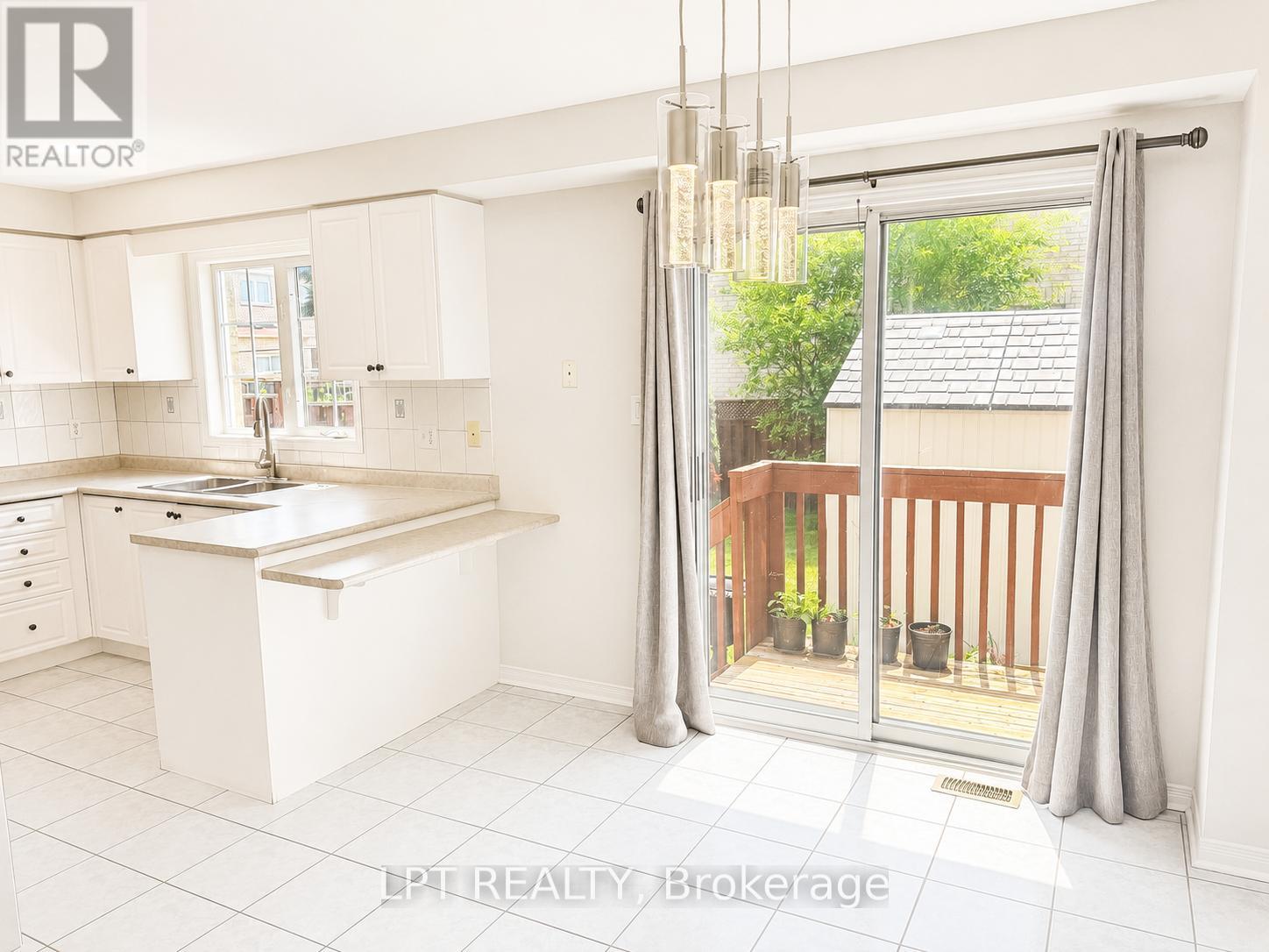 Main & 2nd Floor - 135 Warren Bradley Street, Markham, Ontario  L6C 2X5 - Photo 6 - N13505486