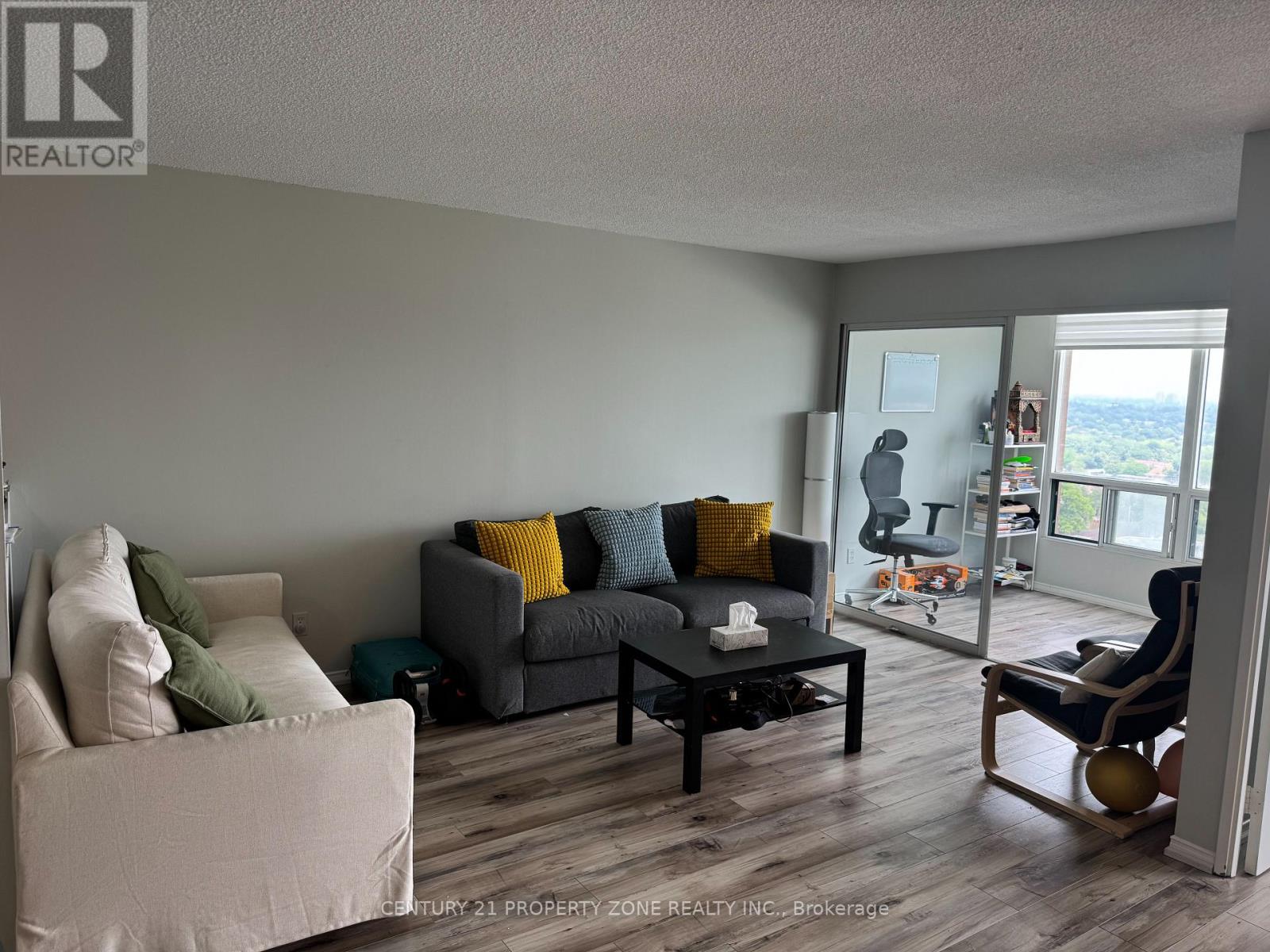 2015 - 115 HILLCREST AVENUE, Mississauga, Ontario