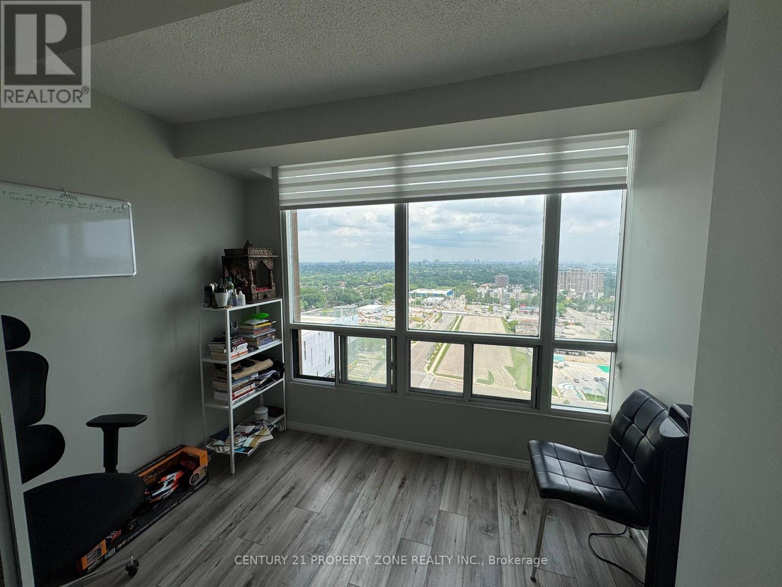 2015 - 115 Hillcrest Avenue, Mississauga, Ontario  L5B 3Y9 - Photo 12 - W13505498