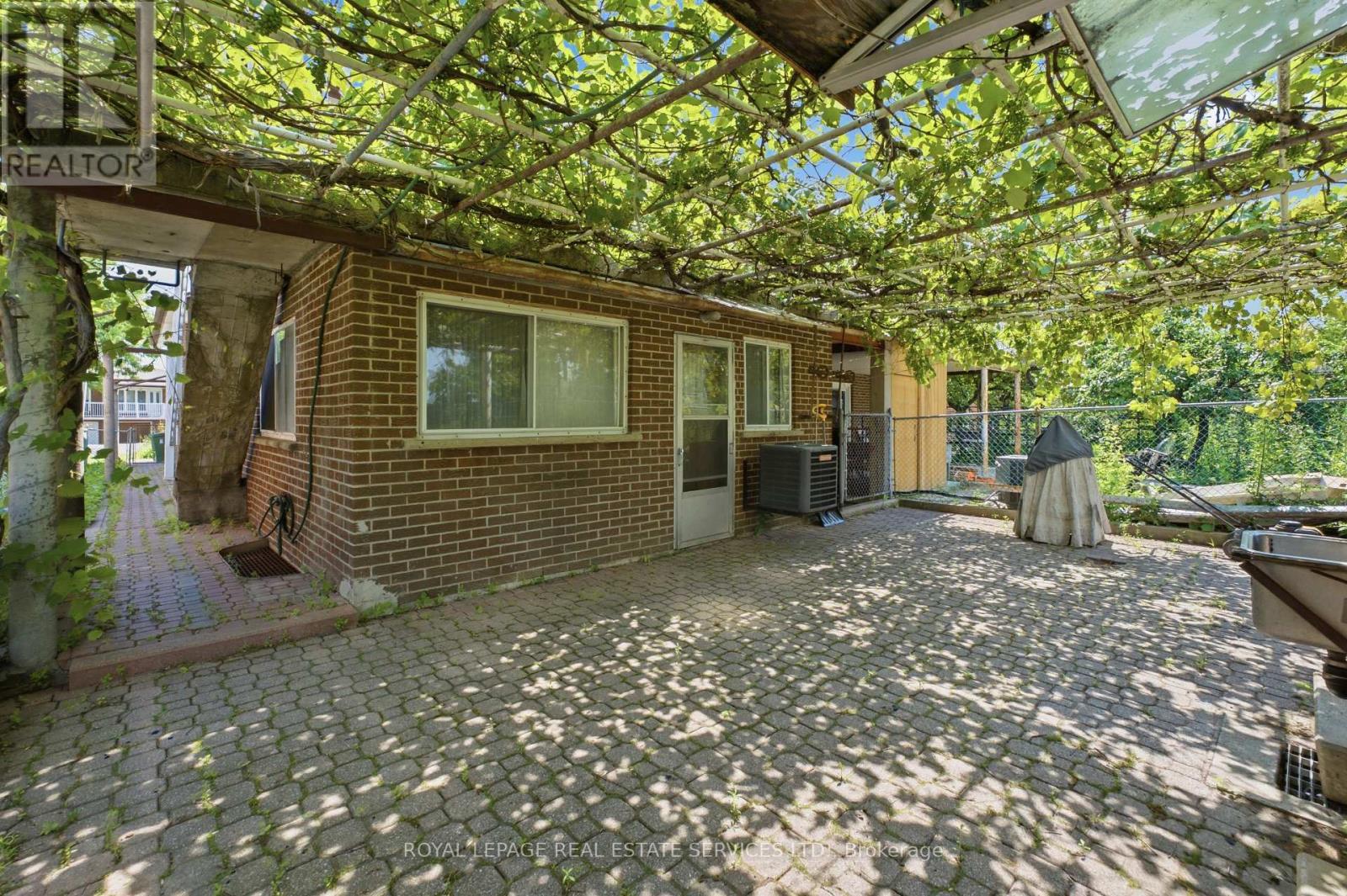 108 Anthia Drive, Toronto, Ontario  M9L 1K8 - Photo 26 - W13505640