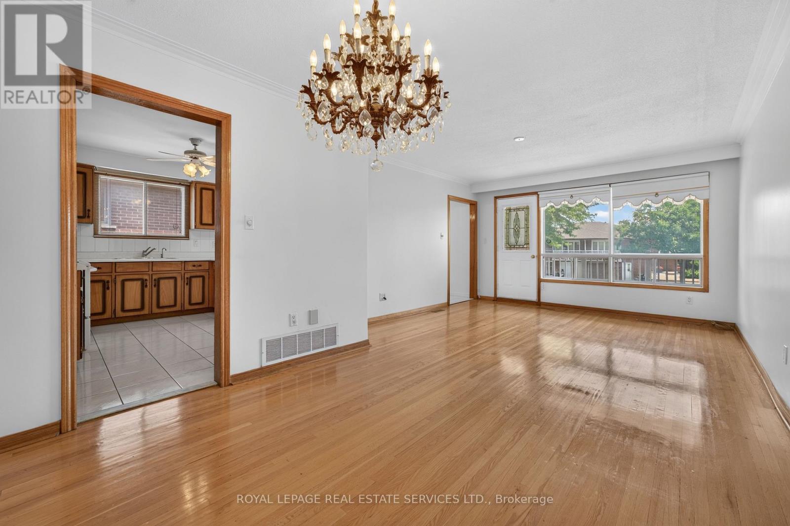 108 Anthia Drive, Toronto, Ontario  M9L 1K8 - Photo 7 - W13505640