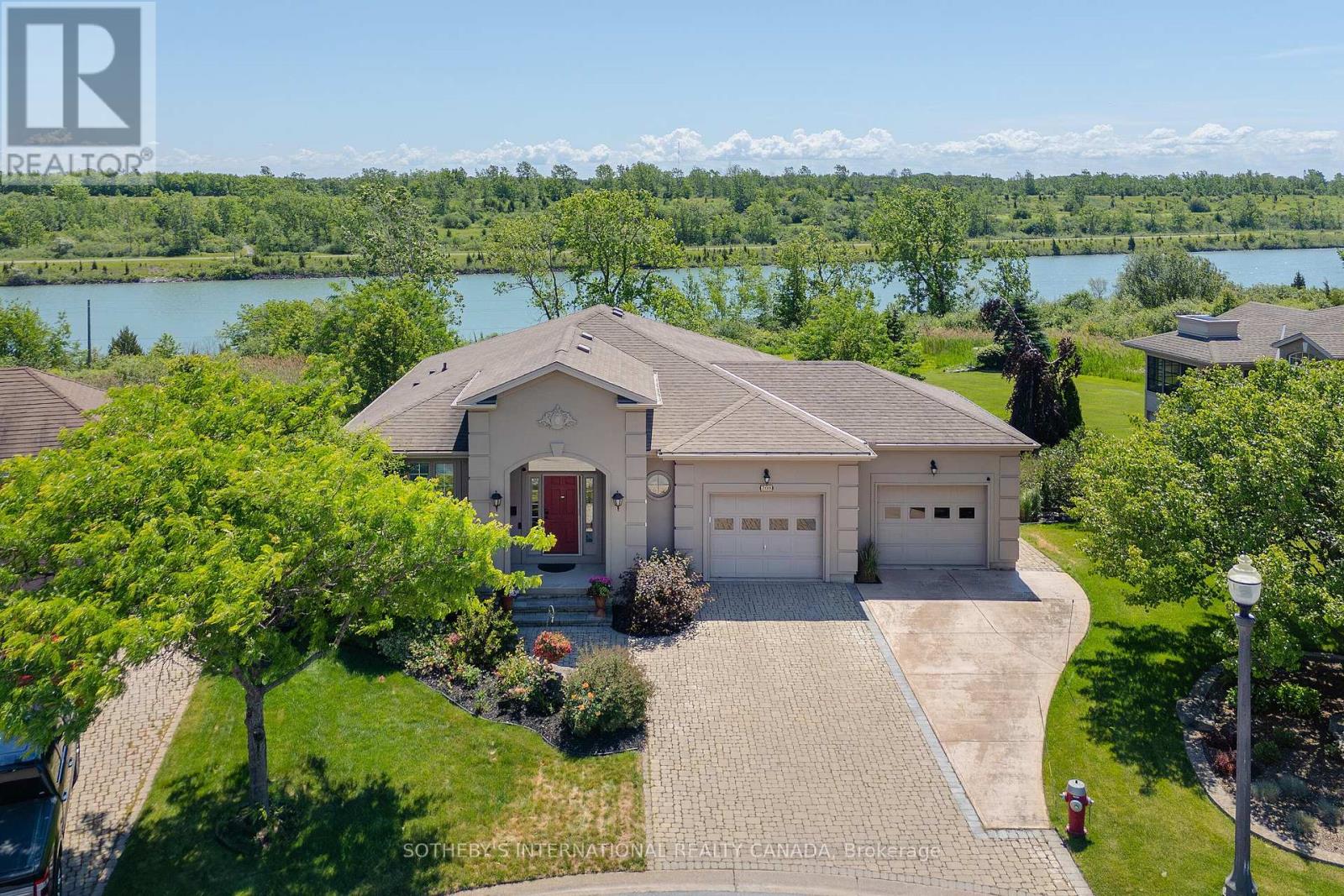 208 MUIRFIELD TRAIL, Welland, Ontario
