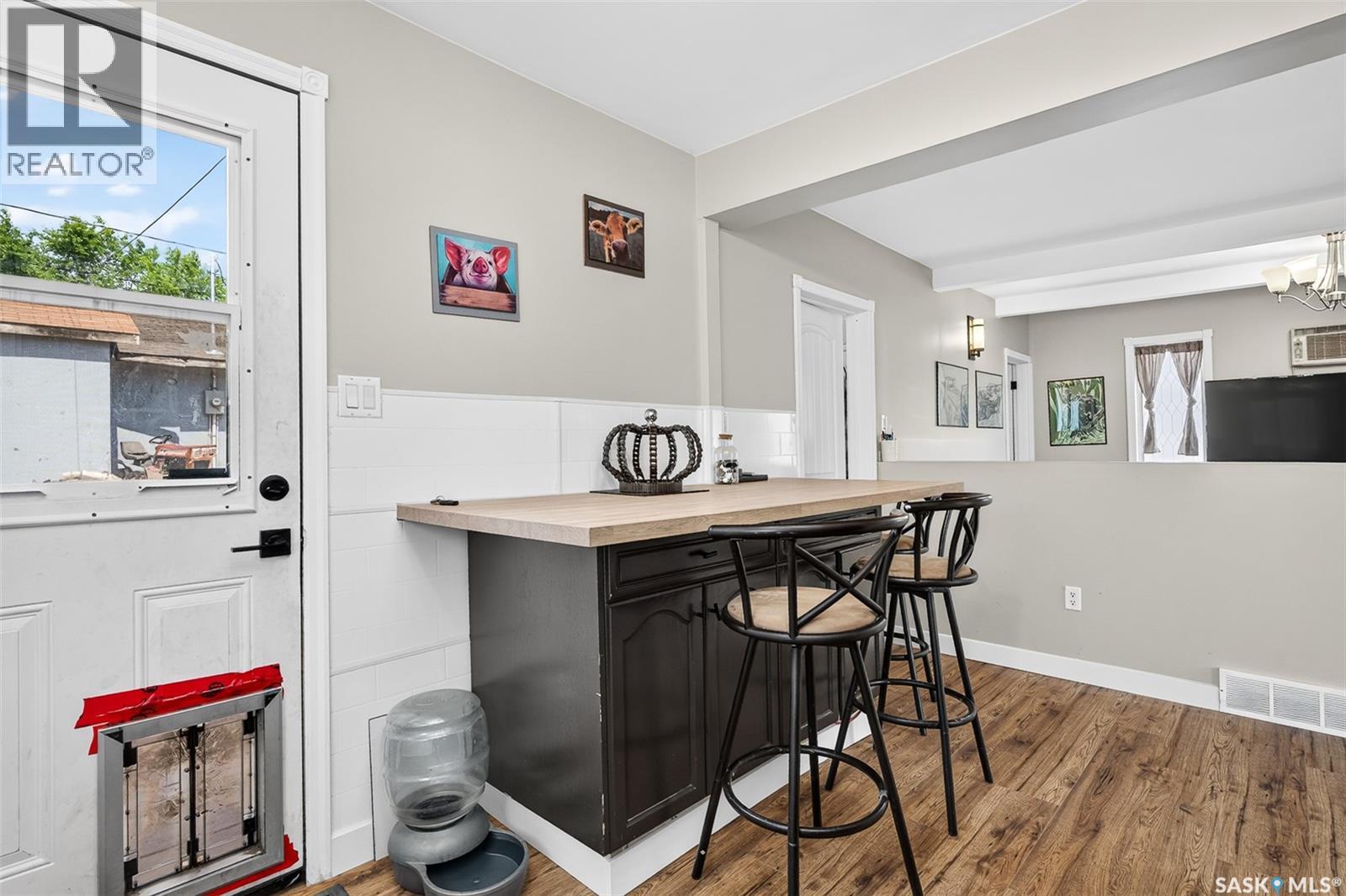 1002 Stadacona Street W, Moose Jaw, Saskatchewan  S6H 0K9 - Photo 11 - SK041091