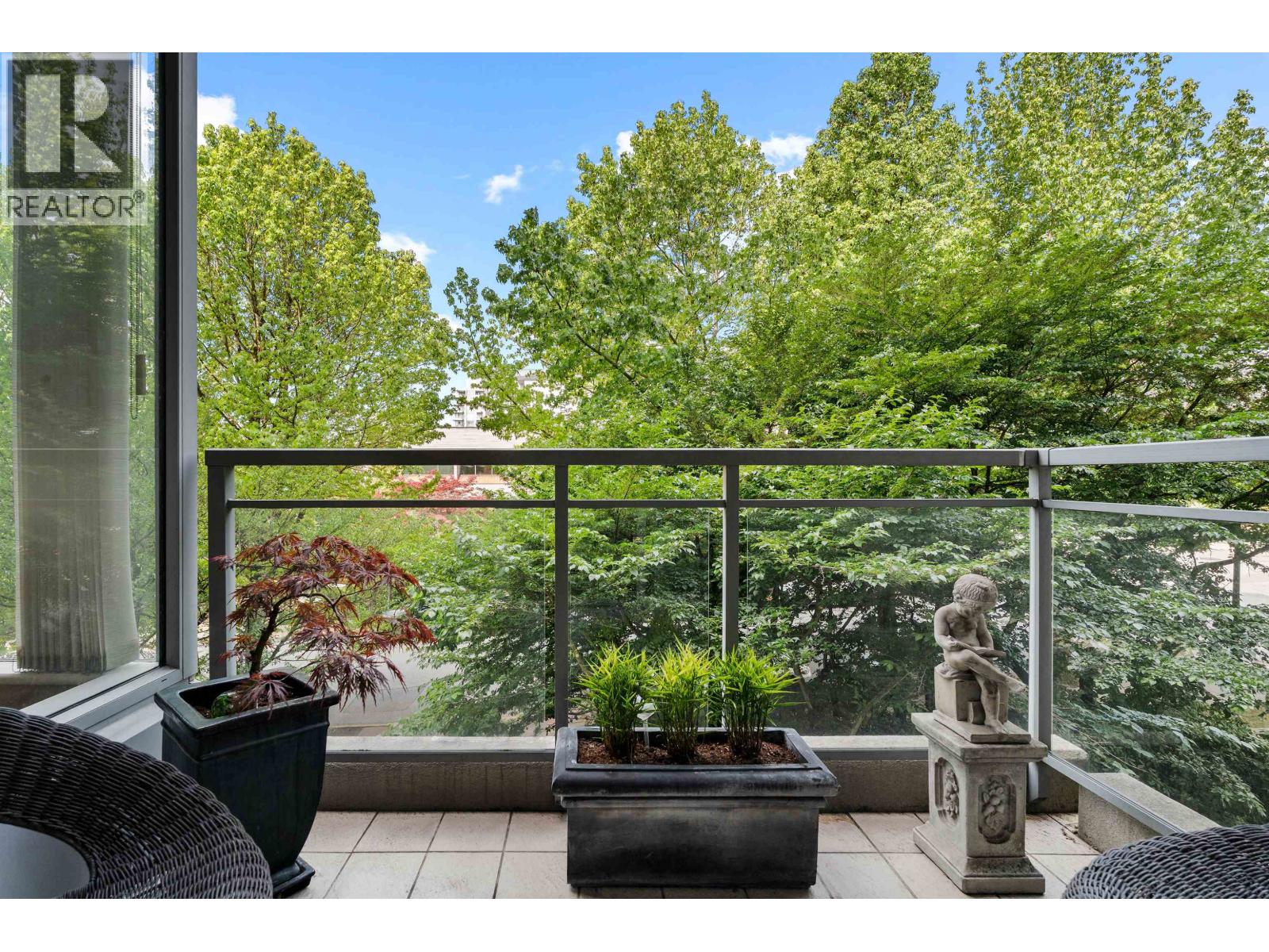302 588 16th Street, West Vancouver, British Columbia  V7V 3R7 - Photo 11 - R3141233