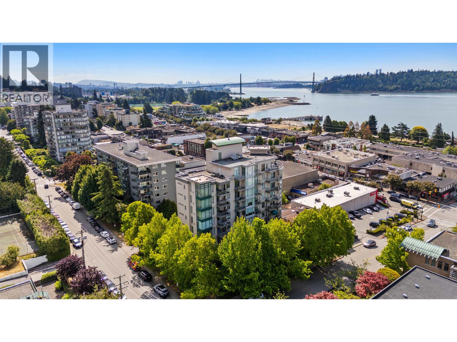 302 588 16th Street, West Vancouver, British Columbia  V7V 3R7 - Photo 13 - R3141233