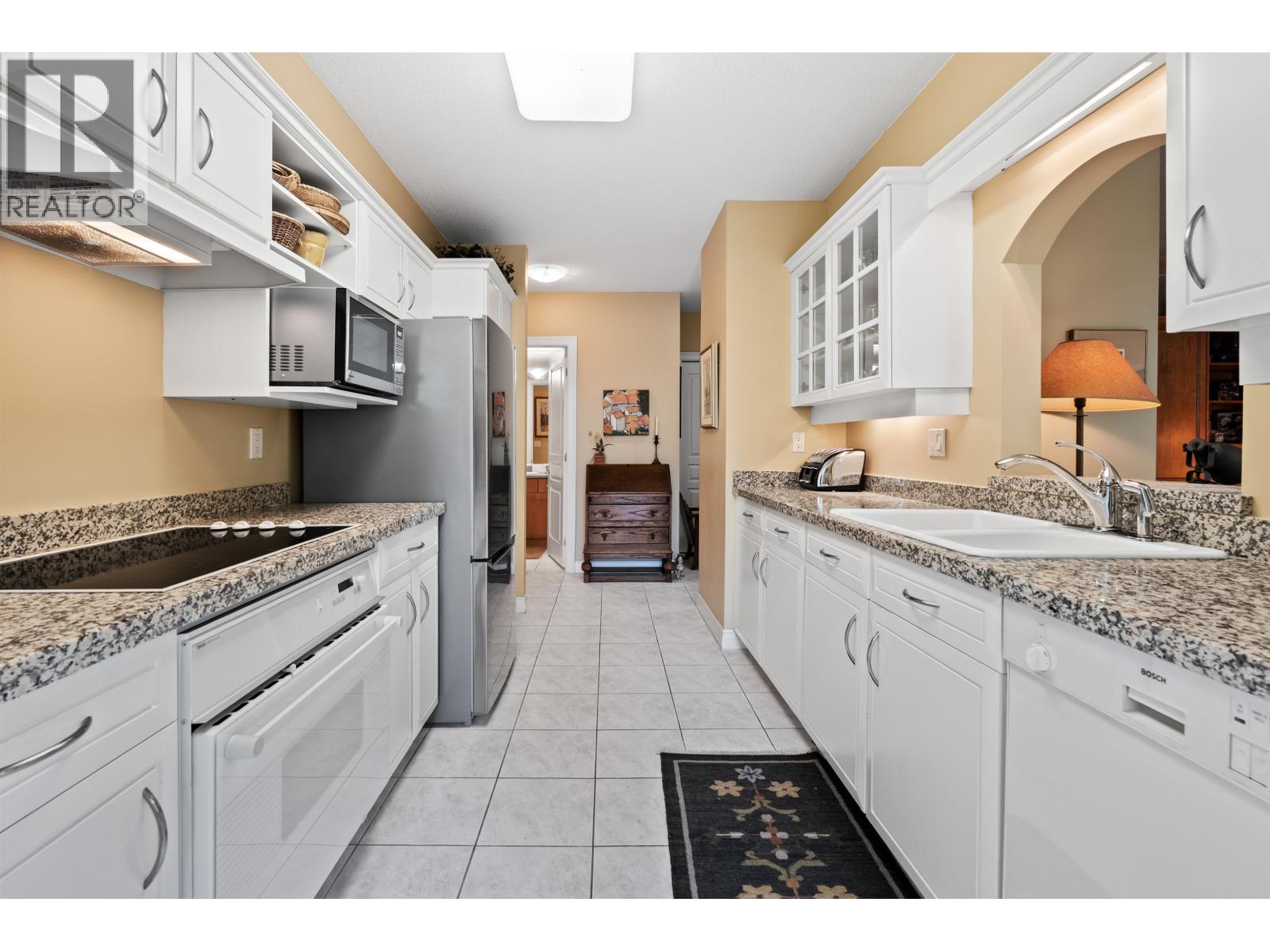 302 588 16th Street, West Vancouver, British Columbia  V7V 3R7 - Photo 15 - R3141233