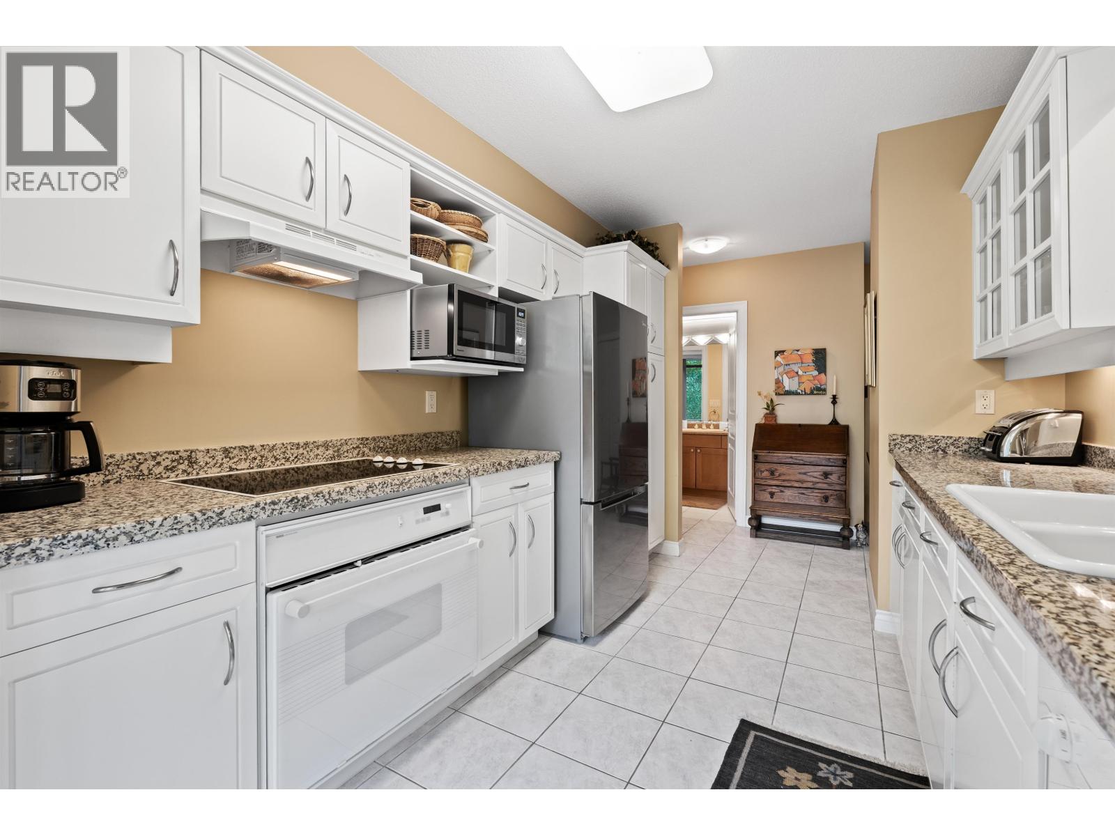302 588 16th Street, West Vancouver, British Columbia  V7V 3R7 - Photo 16 - R3141233