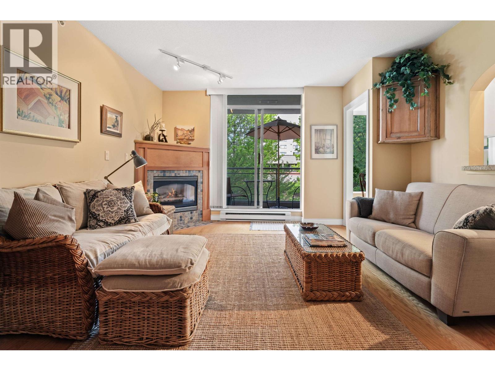 302 588 16th Street, West Vancouver, British Columbia  V7V 3R7 - Photo 19 - R3141233