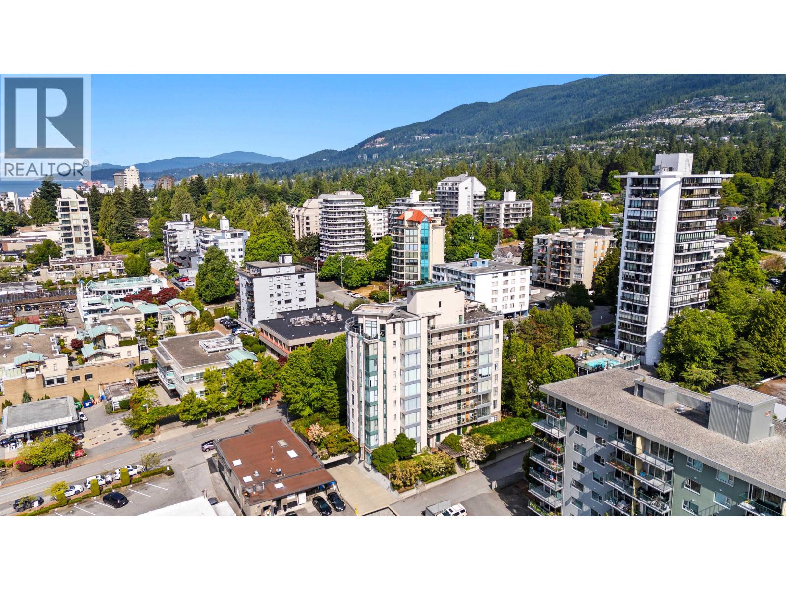 302 588 16th Street, West Vancouver, British Columbia  V7V 3R7 - Photo 34 - R3141233