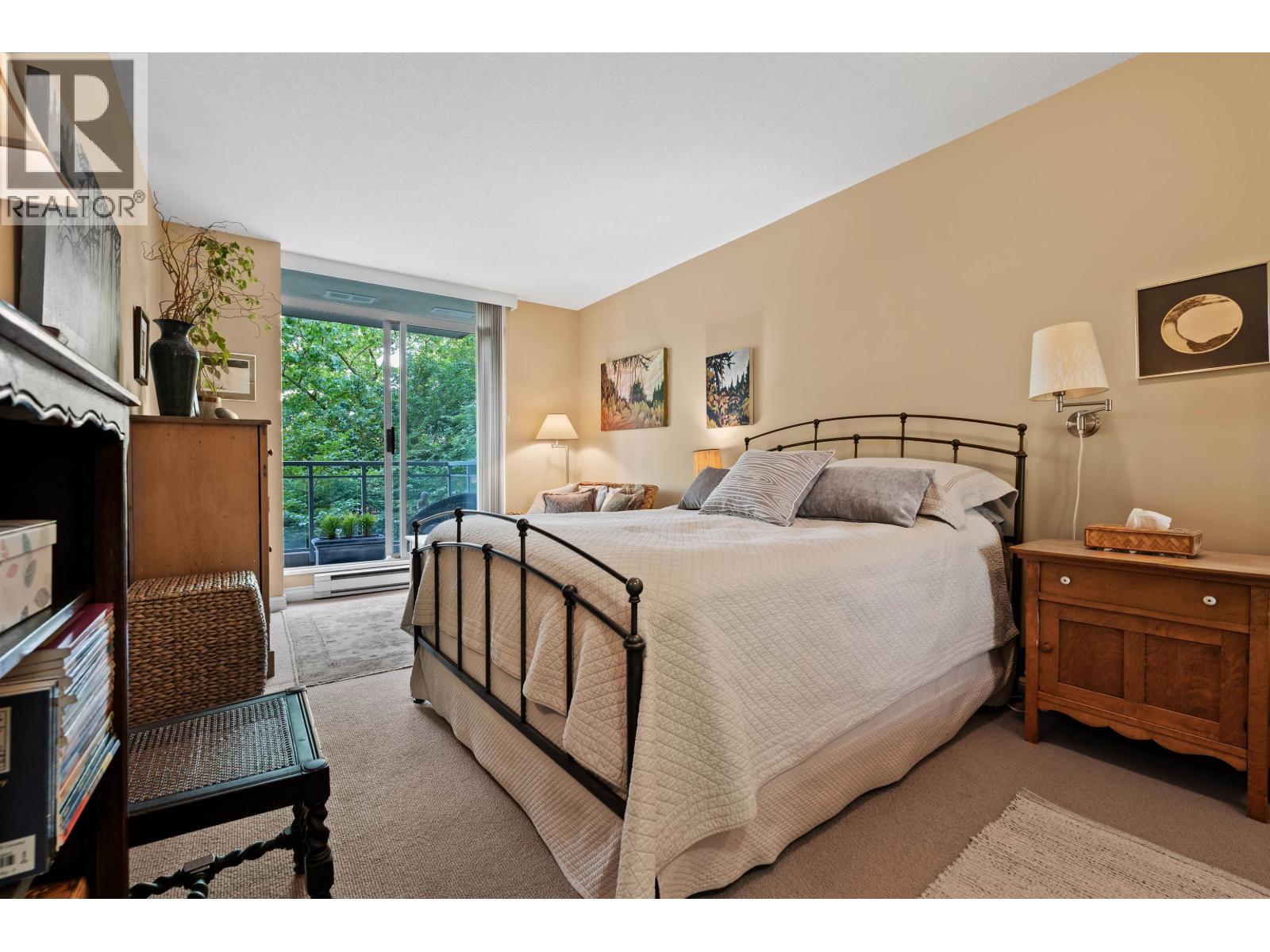 302 588 16th Street, West Vancouver, British Columbia  V7V 3R7 - Photo 5 - R3141233