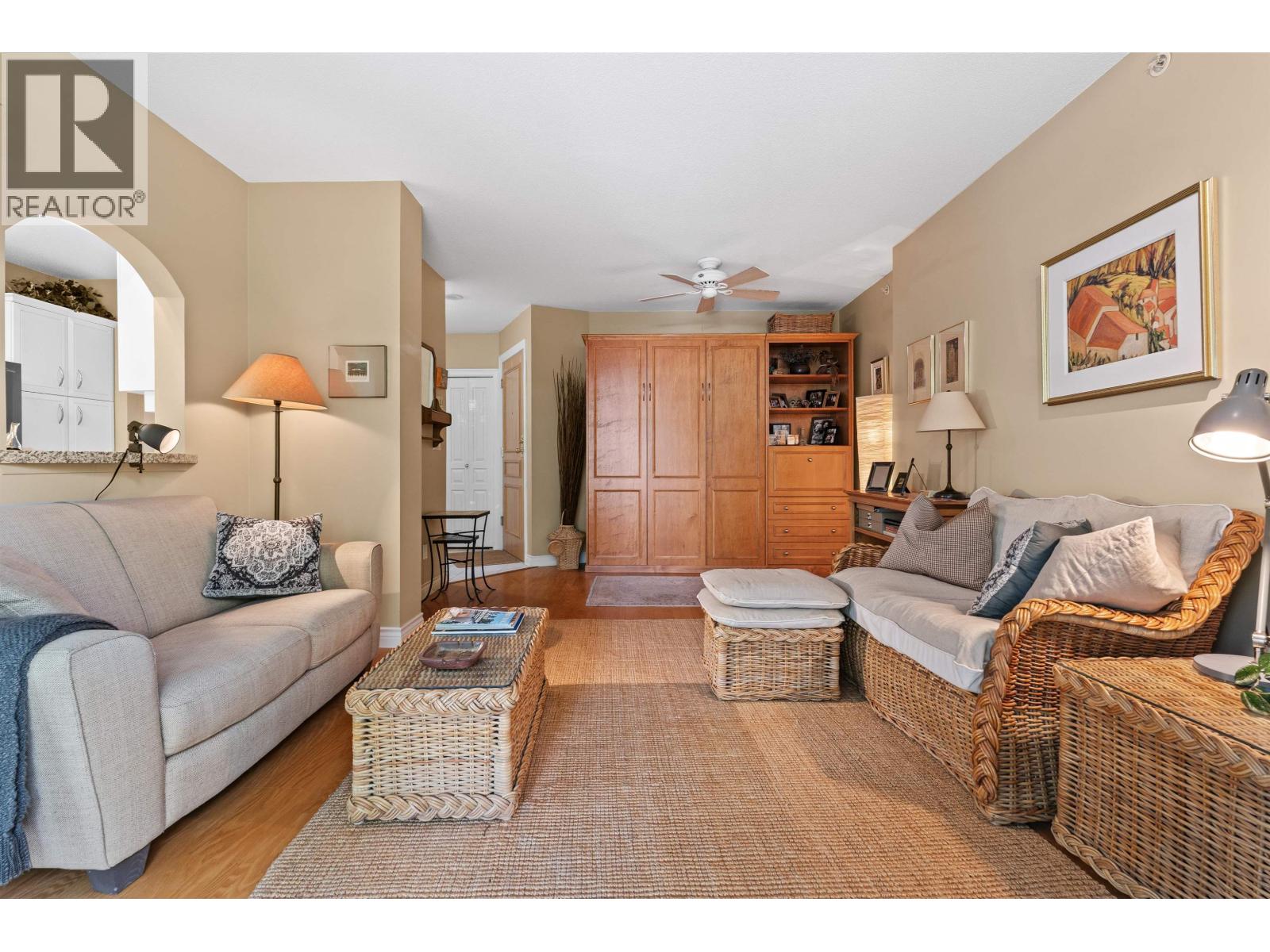 302 588 16th Street, West Vancouver, British Columbia  V7V 3R7 - Photo 7 - R3141233