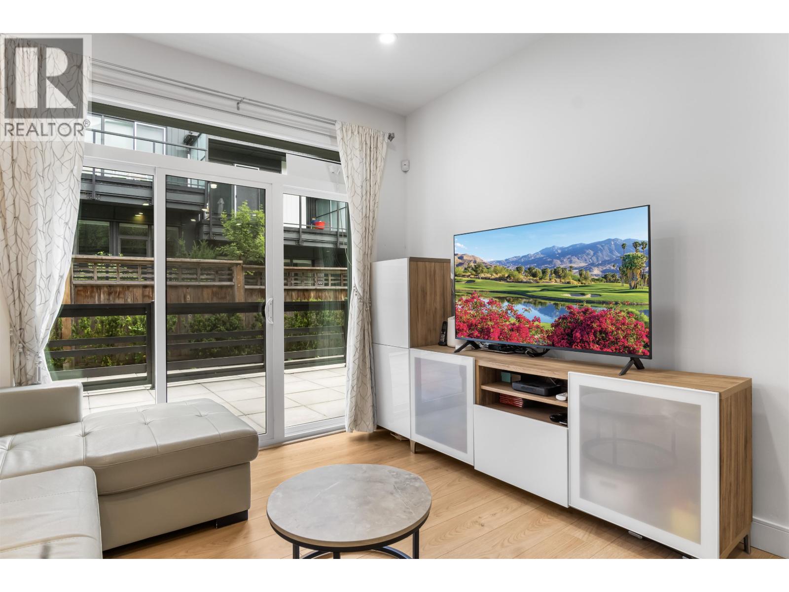 106 7131 17th Avenue, Burnaby, British Columbia  V3N 1K8 - Photo 4 - R3141241