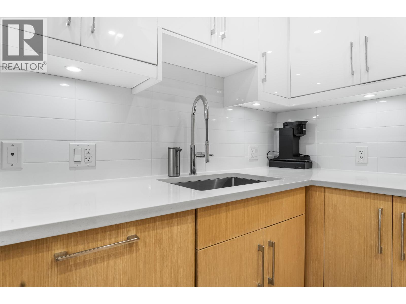 106 7131 17th Avenue, Burnaby, British Columbia  V3N 1K8 - Photo 8 - R3141241