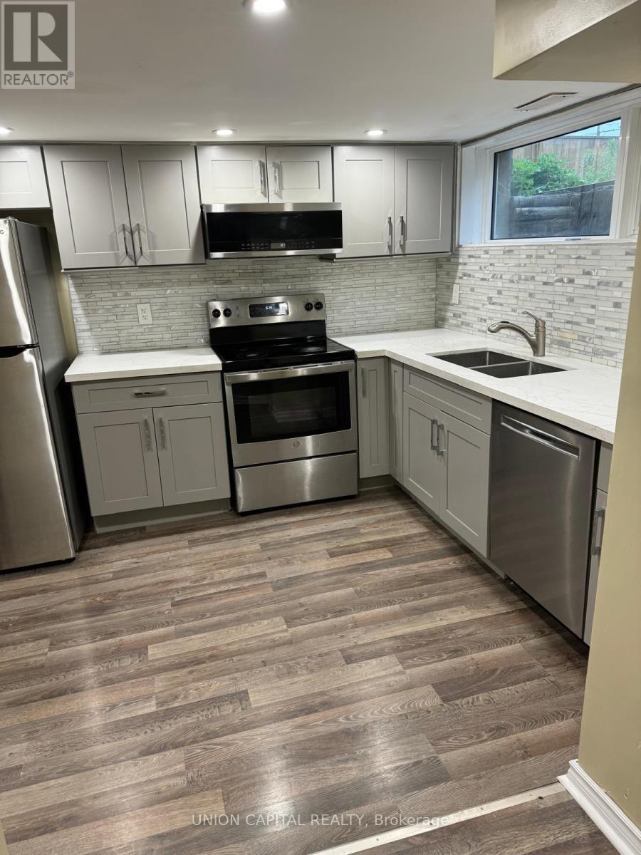 427 ROSSLAND ROAD W, Oshawa, Ontario