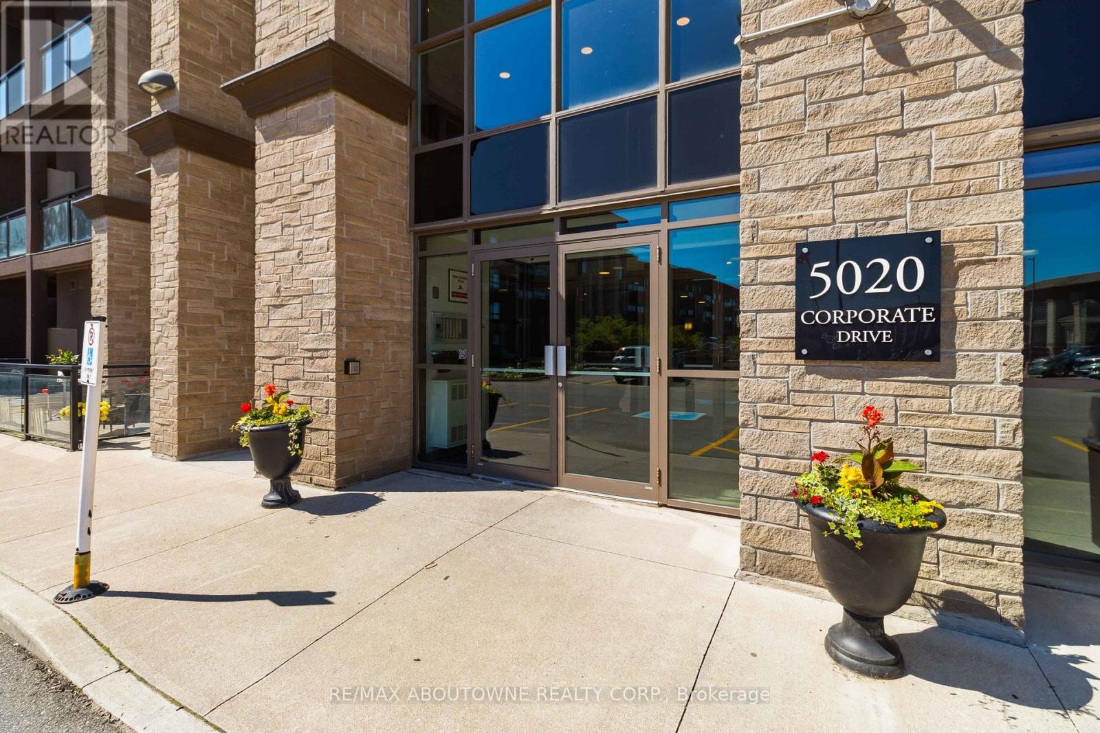 408 - 5020 Corporate Drive, Burlington, Ontario  L7L 0H7 - Photo 4 - W13505794