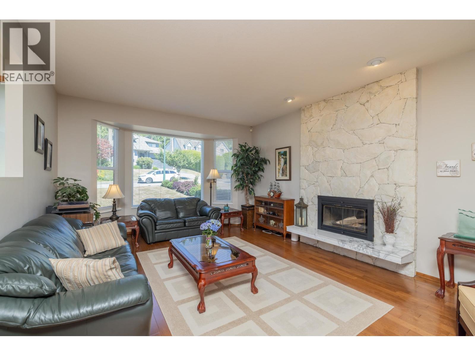455 Alouette Drive, Coquitlam, British Columbia  V3C 4Y7 - Photo 5 - R3140538
