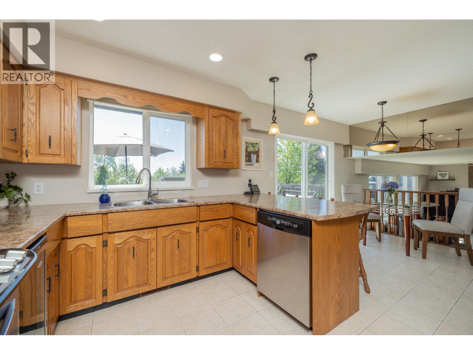 455 Alouette Drive, Coquitlam, British Columbia  V3C 4Y7 - Photo 11 - R3140538
