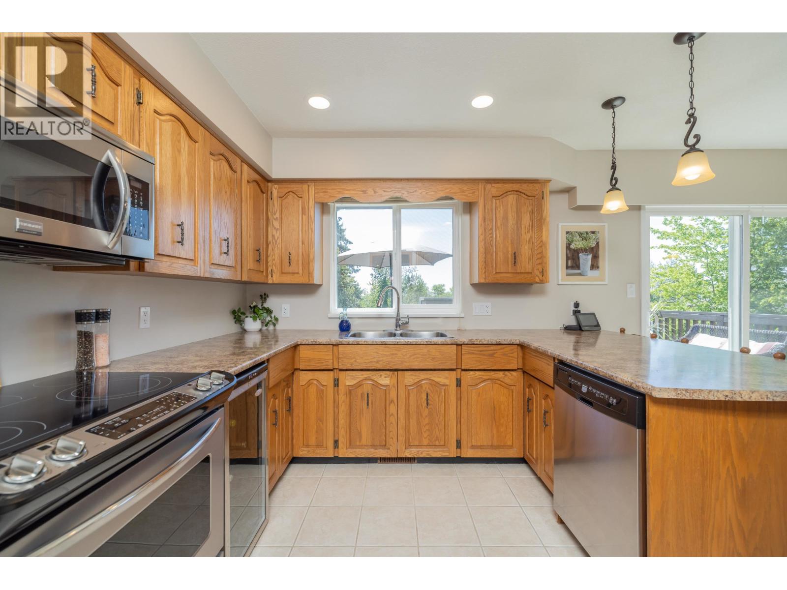455 Alouette Drive, Coquitlam, British Columbia  V3C 4Y7 - Photo 10 - R3140538