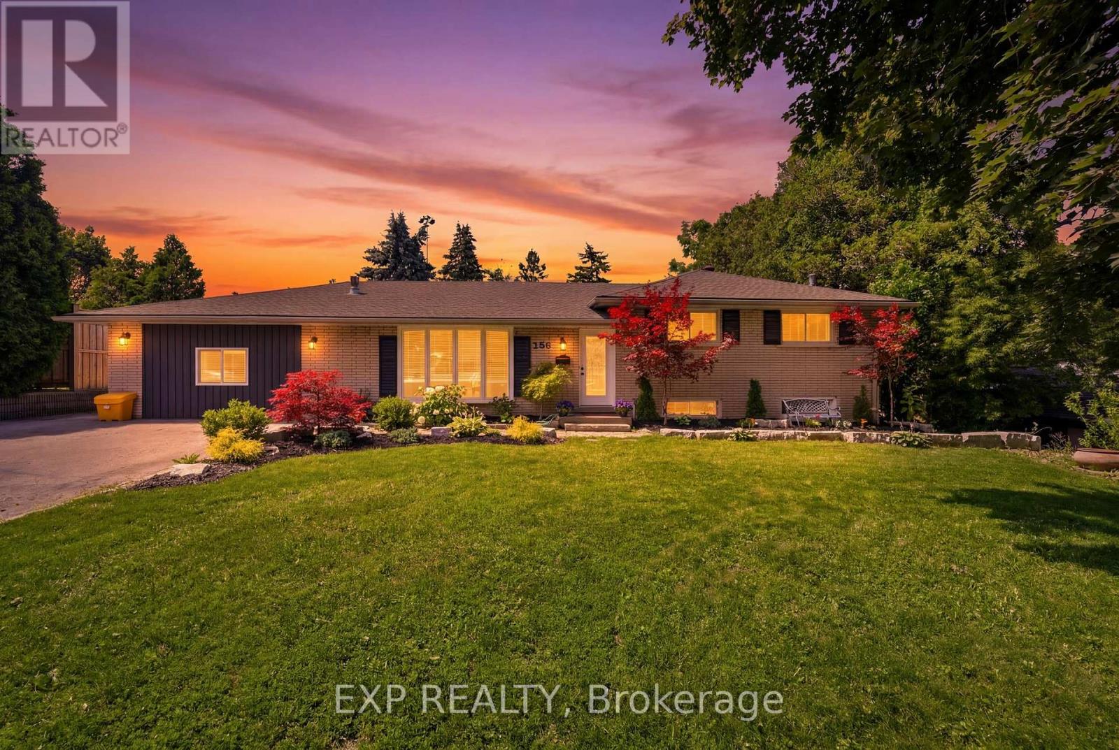 282 Harmony Road, Hamilton, Ontario  L9G 2T2 - Photo 2 - X13505808