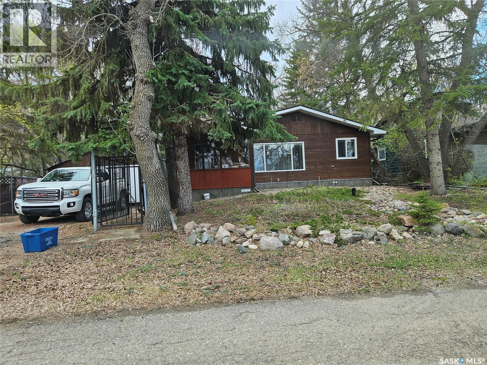 1105 6th AVENUE, Regina Beach